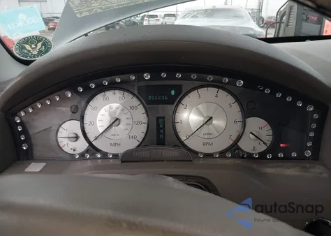 2010 Chrysler 300 Touring/Signature Series из США, поврежденный, VIN 2C3CK5CV9AH210853